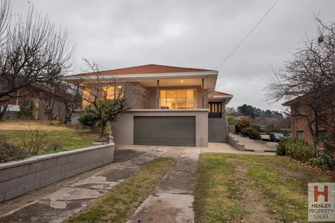 Gippsland Twelve Spacious & Central With Off Street Parking - Tourism Brisbane 5