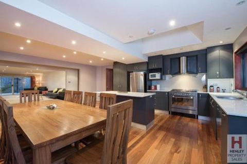 Gippsland Twelve Spacious & Central With Off Street Parking - Tourism Brisbane 1