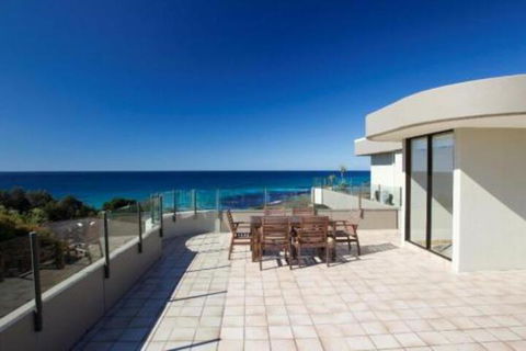 Pinnacle Unit 701 45 49 Head Street - Tourism Brisbane 2