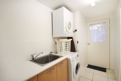 Unit 2 Sea Breeze Villas Coolum Beach - Tourism Brisbane 2
