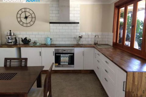 Takura Heights Modern Country Apartment With Pool Access - Brisbane Tourism 6