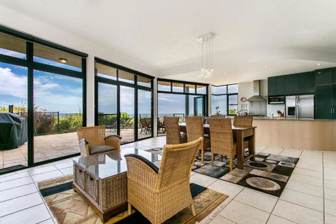 A SWEET ESCAPE Above Byron - Tourism Brisbane 6