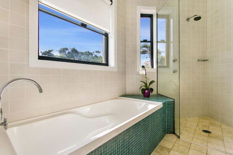 A SWEET ESCAPE Above Byron - Tourism Brisbane 4