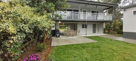Paradise Bungalow Waterfront - Tourism Brisbane 1