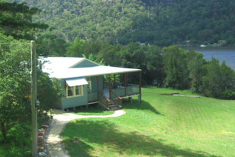 Singletons Retreat - Brisbane Tourism 0