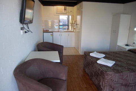 Slipway Hotel Motel - Tourism Brisbane 4