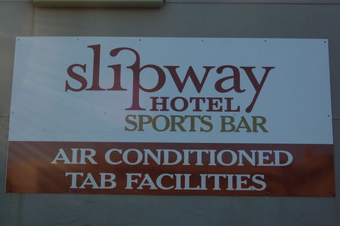 Slipway Hotel Motel - Tourism Brisbane 1