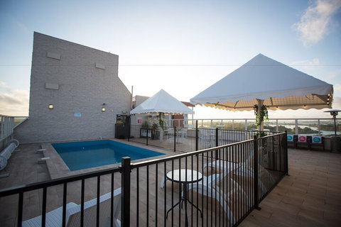 Gladstone Reef Hotel Motel - Brisbane Tourism 4