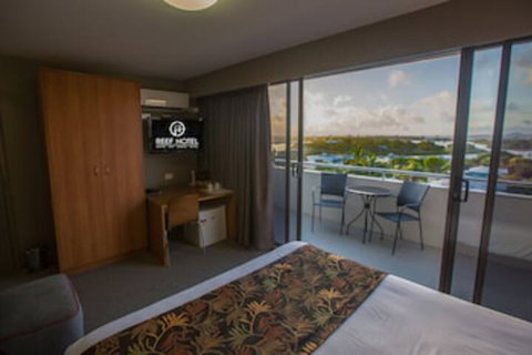 Gladstone Reef Hotel Motel - Brisbane Tourism 0