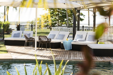 Mangrove Hotel - Brisbane Tourism 1