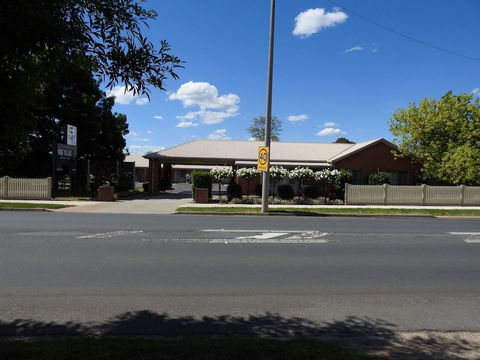 Wine Village Motor Inn - Brisbane Tourism 2