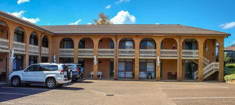 Cumberland Motor Inn - Tourism Brisbane 3