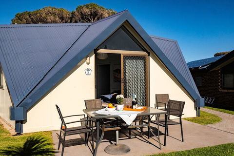 Beach Cabins Merimbula - Brisbane Tourism 2