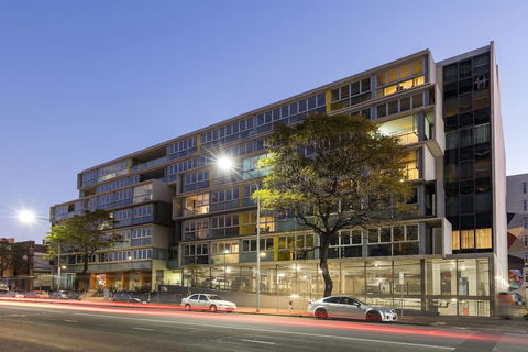 IStay Precinct Adelaide - Tourism Brisbane 1