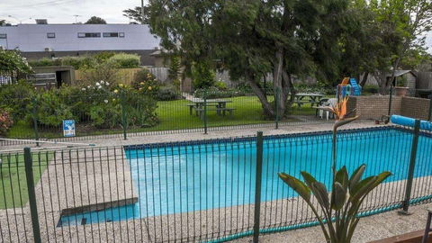 Parkwood Motel And Apartments - Tourism Brisbane 4