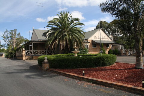 Picton Valley Motel - Brisbane Tourism 3