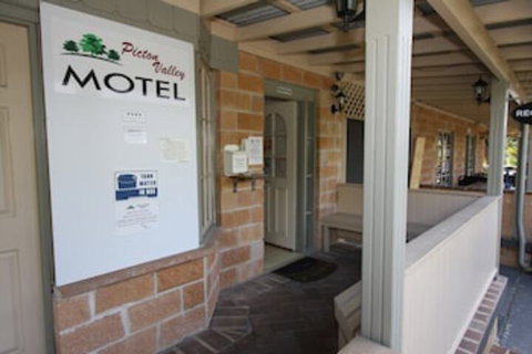 Picton Valley Motel - Brisbane Tourism 0