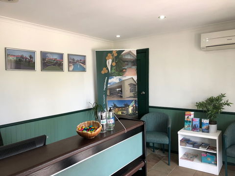 McNevins Loganholme Motel - Tourism Brisbane 6