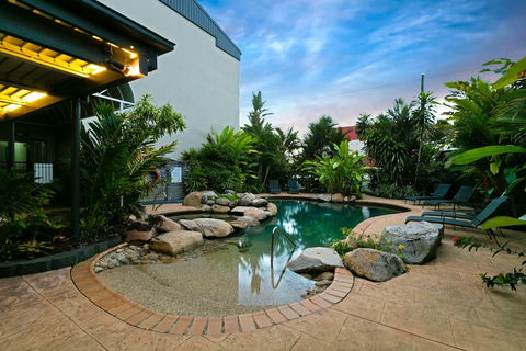 Cascade Gardens - Brisbane Tourism 2