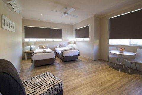 Marty's @ Little Beach - Tourism Brisbane 7