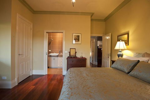 Tallawarra B & B - Brisbane Tourism 7