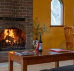 Linger Longer Vineyard Bed  Breakfast - Brisbane 4u