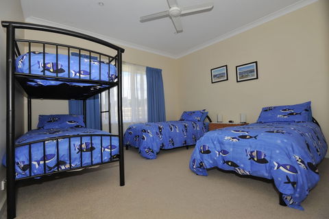 Searenity Holiday Accommodation - Tourism Brisbane 4