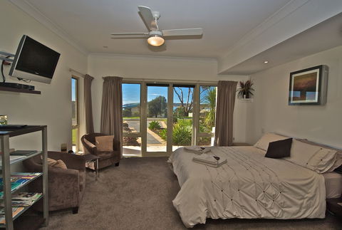 Searenity Holiday Accommodation - Tourism Brisbane 1