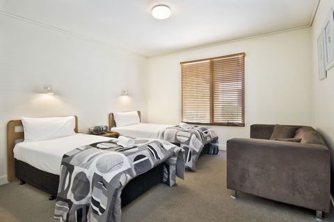 Lornebeach Apartments - Tourism Brisbane 2
