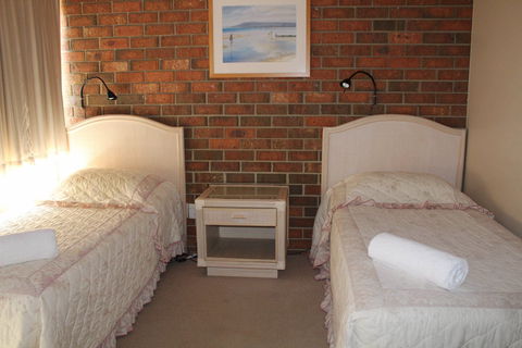 Pacific Heights Holiday Apartments & Munn's Tower House - Brisbane 4u 3