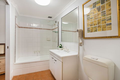 The York Beachfront Holiday Apartments - Tourism Brisbane 6