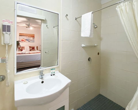Palm View Holiday Apartments - Tourism Brisbane 6