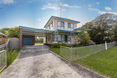 HOLIDAY On NAUTILUS INVERLOCH - Brisbane Tourism 1