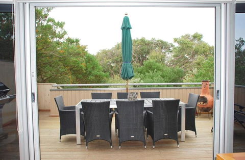 STYLISH HOLIDAY HOME OPPOSITE SURF - Tourism Brisbane 1