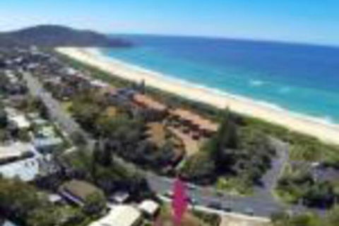 BARRELS At BOOMERANG - Tourism Brisbane 0