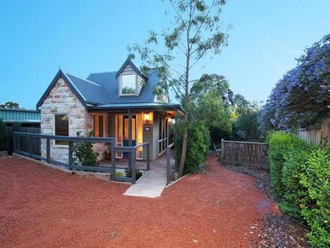 Two Truffles Cottages - Tourism Brisbane 6