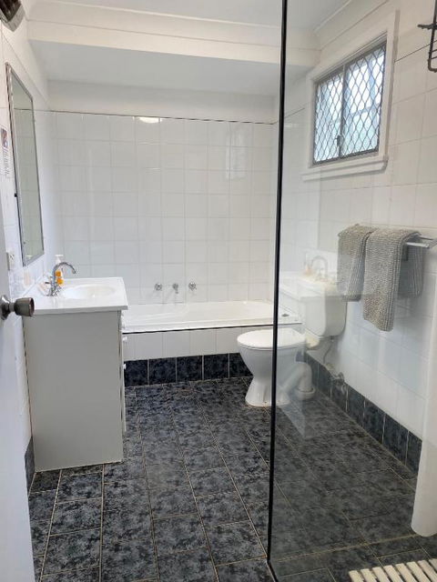 Allamanda House 3 Willow Street - Tourism Brisbane 4