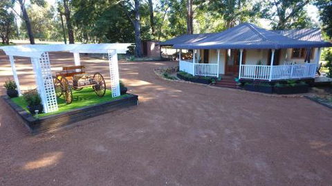 Quiet Escapes Cottages - Tourism Brisbane 5