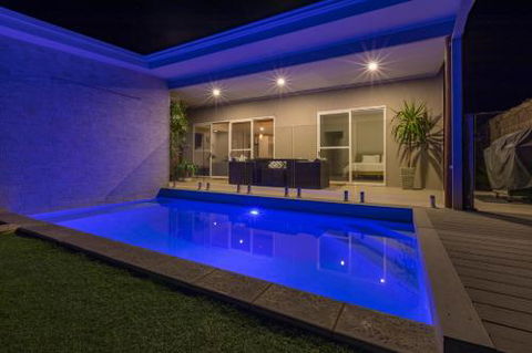 Sols Place Boutique Pool Villas - Tourism Brisbane 3