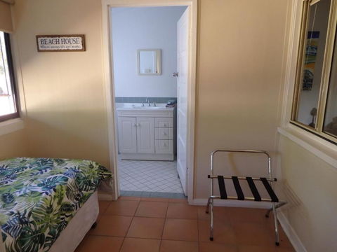 Lazy Lobster Holiday Units & Chalets - Tourism Brisbane 2
