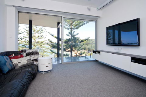 Spectacular Bilgola Beachhouse - Tourism Brisbane 5