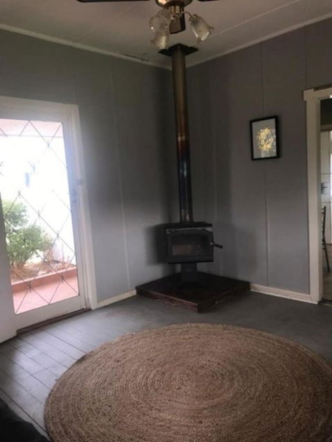 Cosy Country Cottage With AirCon - Brisbane Tourism 4