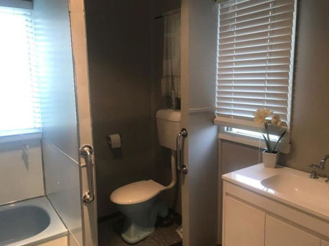 Cosy Country Cottage With AirCon - Brisbane Tourism 5