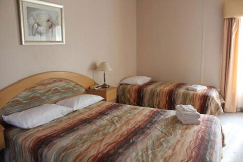Golden Rivers Holiday Apartments - Tourism Brisbane 6
