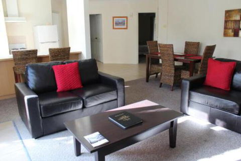 Golden Rivers Holiday Apartments - Tourism Brisbane 7