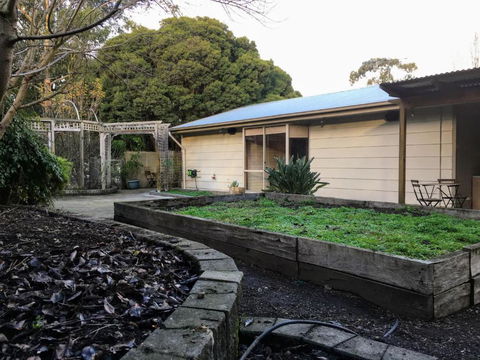 Romantic Getaway With Spa & Wifi Pet Friendly - Brisbane Tourism 3