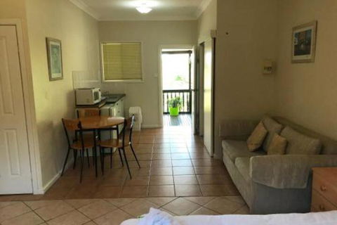 Wamberal Cottage - Tourism Brisbane 3