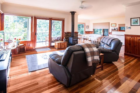 Raynella Alpaca Farmstay - Tourism Brisbane 5