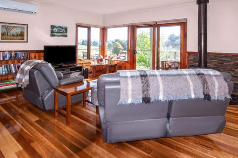 Raynella Alpaca Farmstay - Tourism Brisbane 3