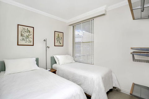 Sunny & Spacious Two Bdr Apt SPF13 - Tourism Brisbane 3